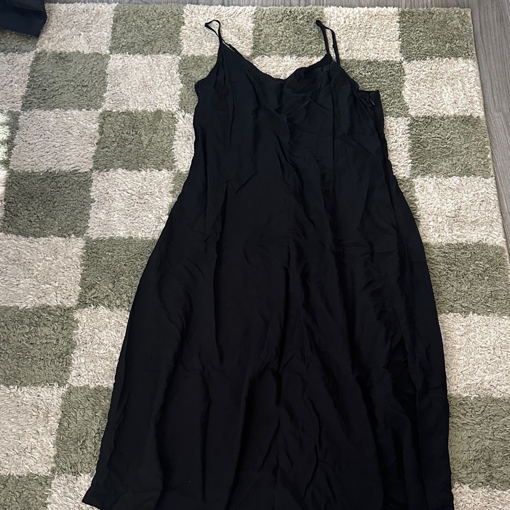 Old Navy Black Women's Midi Dress, Size L